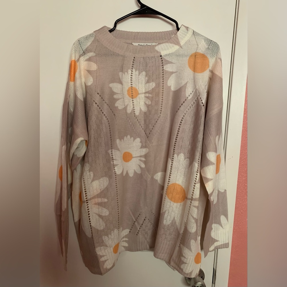 Davi & Dani Daisy Sweater